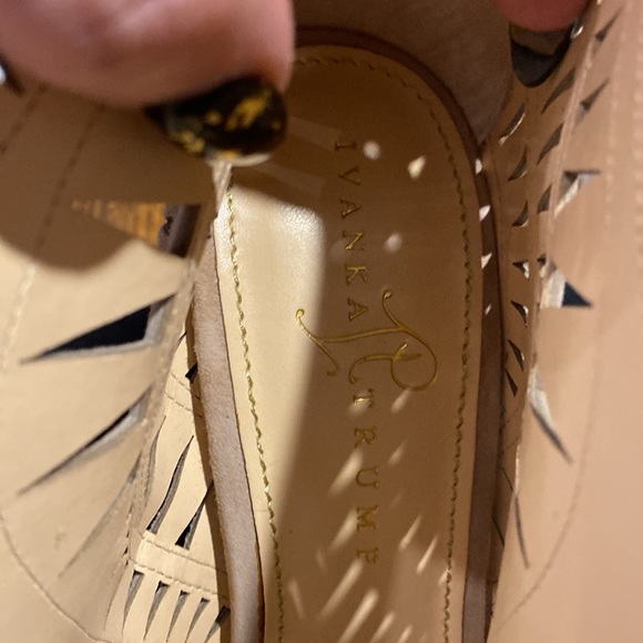 Ivanka Trump sued heels - Picture 3 of 5